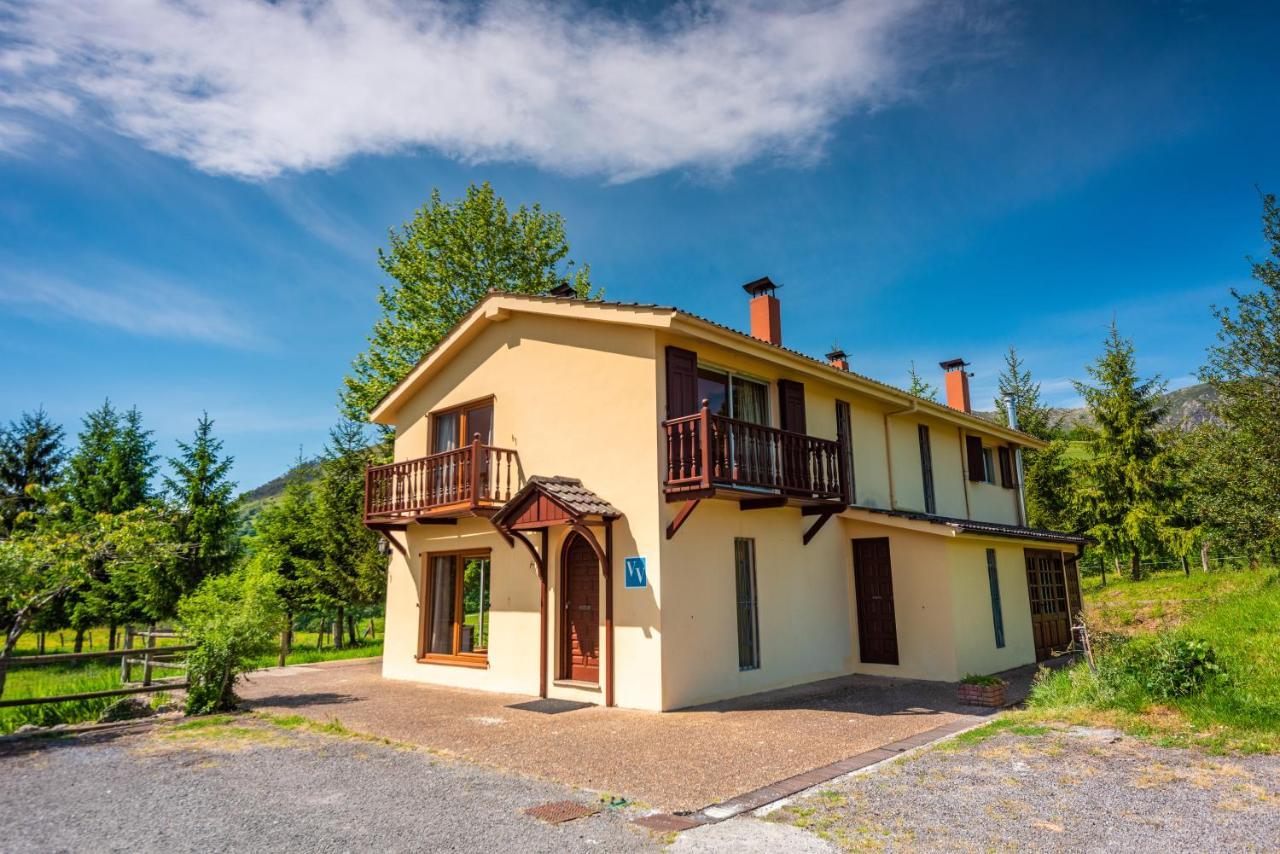 Гостевой дом Casa Oriental Сереседа Экстерьер фото